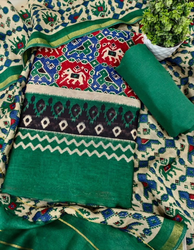 Vaani Maheshwari Set
